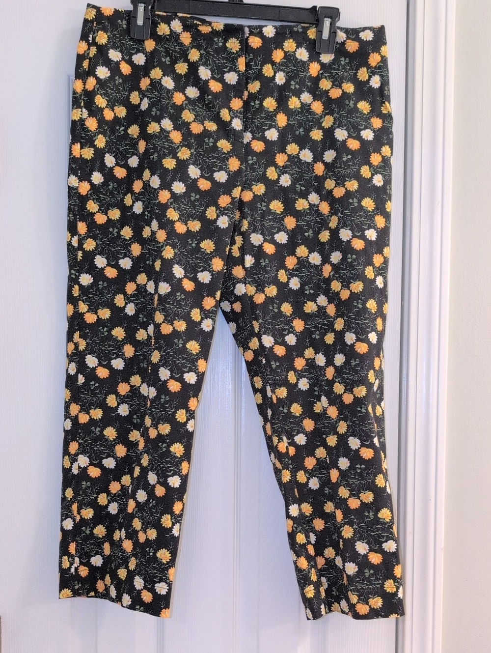 DLG Black Capri Pants with Yellow & White Floral Print